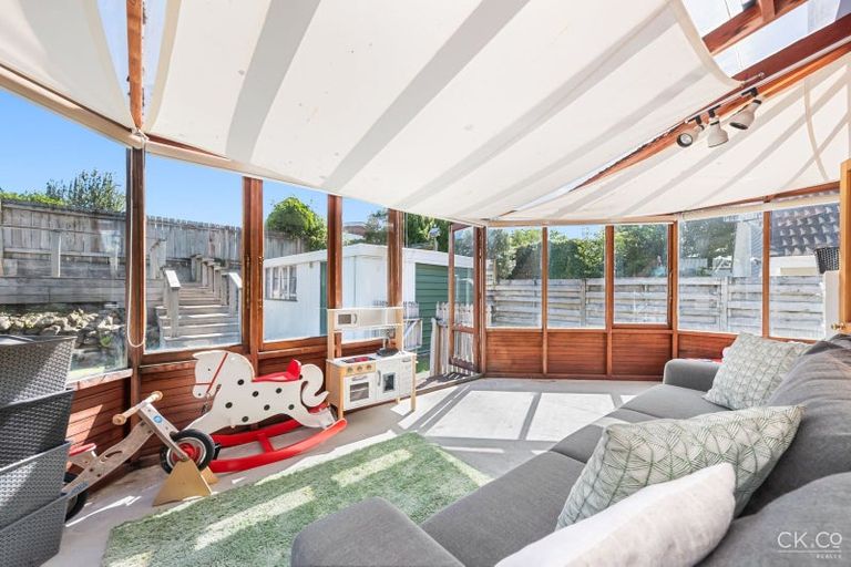 Photo of property in 29 Brightwater Crescent, Totara Park, Upper Hutt, 5018