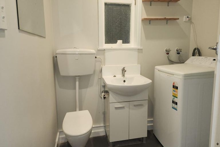 Photo of property in 16 Lindum Terrace, Roseneath, Wellington, 6011