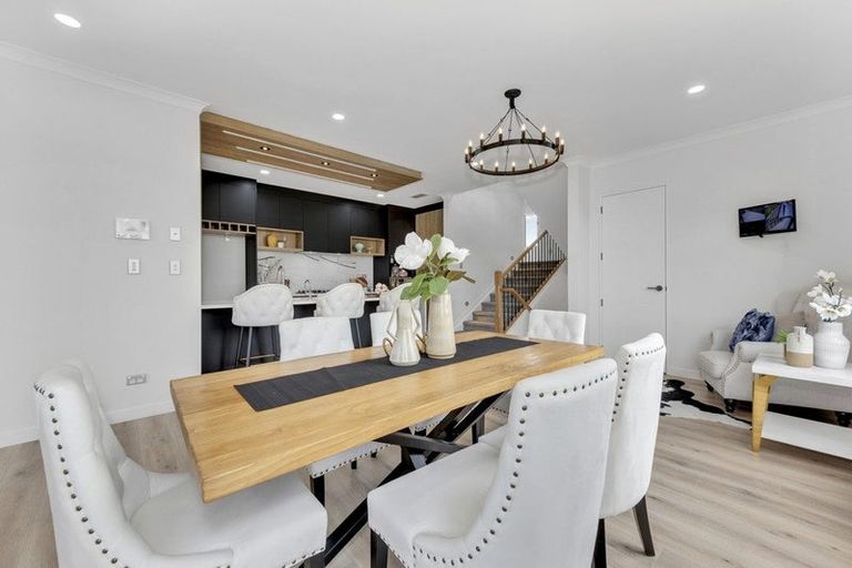 Photo of property in 2a Ballyalton Crescent, Flat Bush, Auckland, 2019