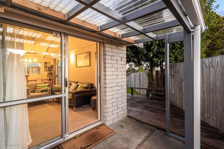 Photo of property in 8/89a Royal Road, Massey, Auckland, 0614