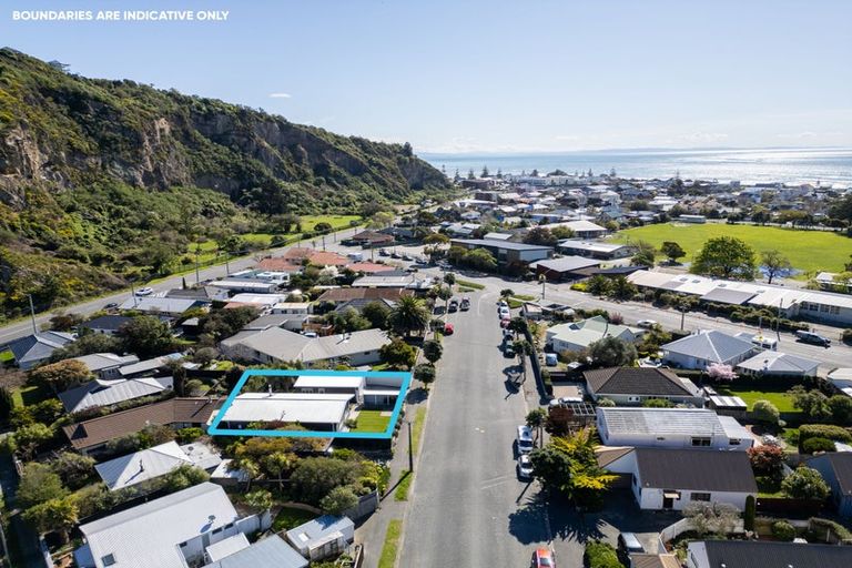 Photo of property in 1/14 Whitfield Street, Sumner, Christchurch, 8081