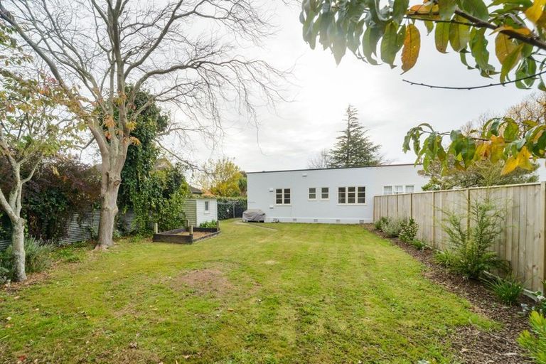 Photo of property in 90 Savage Crescent, West End, Palmerston North, 4412