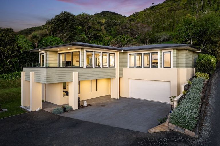 Photo of property in 39b Kakariki Grove, Waikanae, 5036