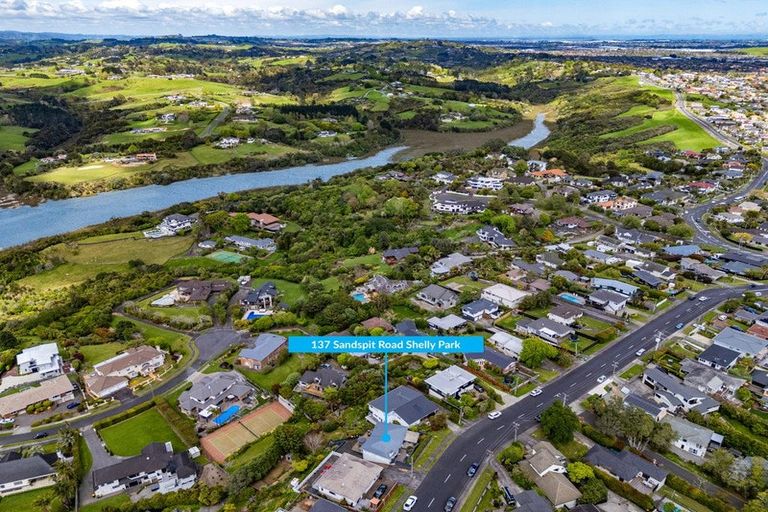 Photo of property in 137 Sandspit Road, Shelly Park, Auckland, 2014