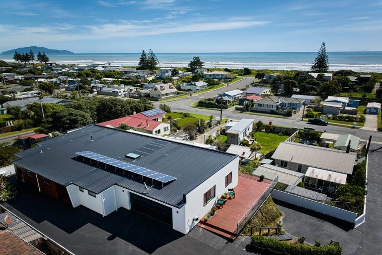 Photo of property in 44a Moana Street, Otaki Beach, Otaki, 5512