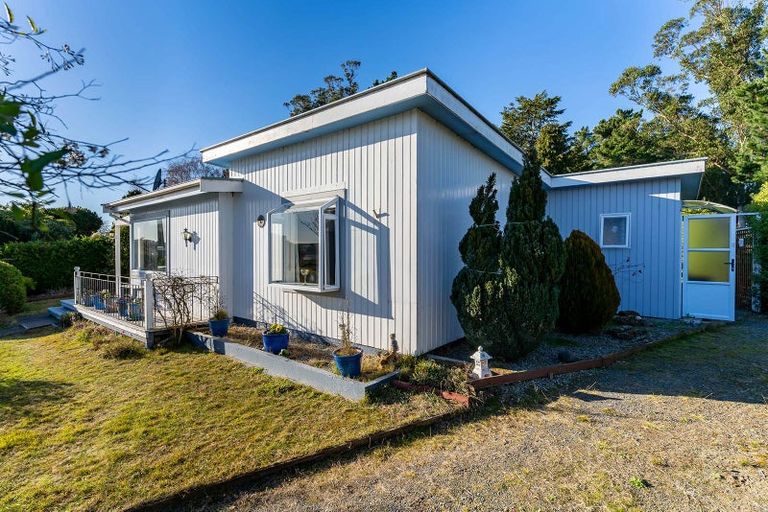 Photo of property in 10 Stewart Street, Waikouaiti, 9510