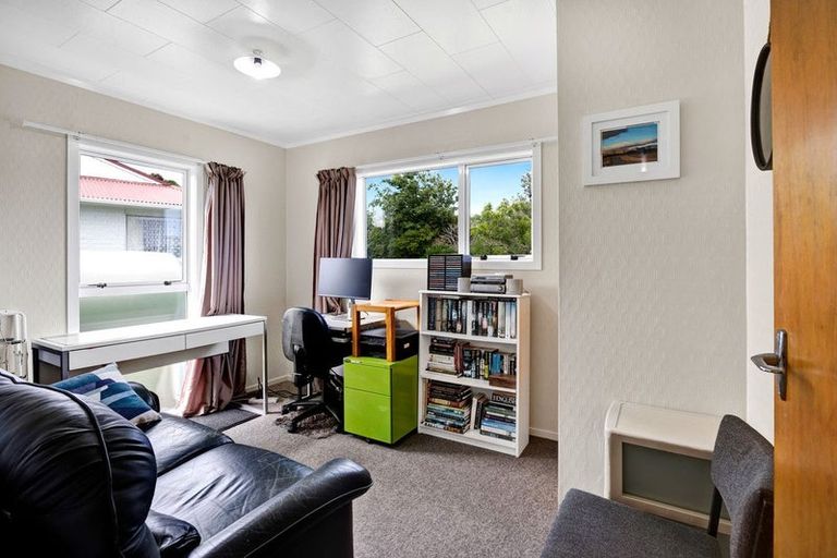 Photo of property in 13 Gibson Place, Patea, 4520