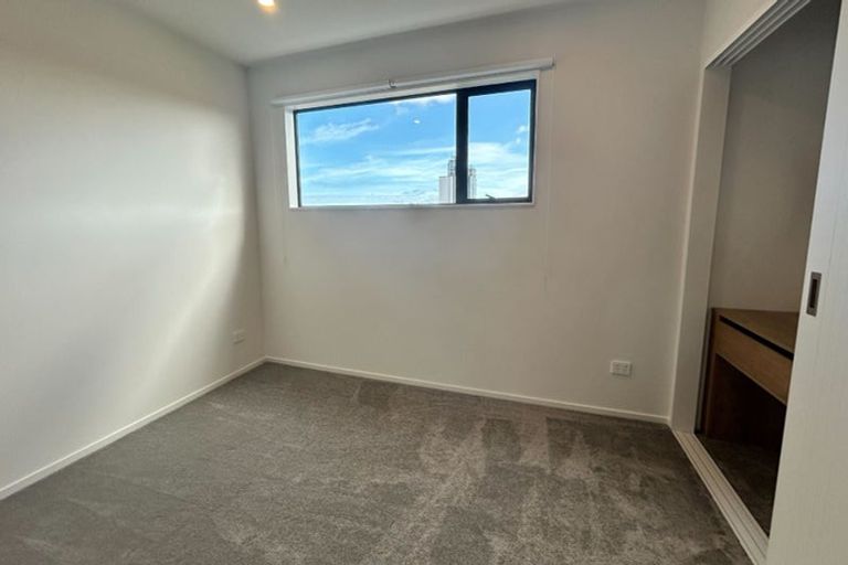 Photo of property in 6/26 Buscomb Avenue, Henderson, Auckland, 0610