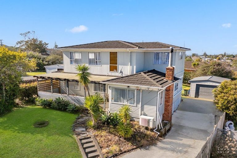 Photo of property in 207 Don Buck Road, Massey, Auckland, 0614