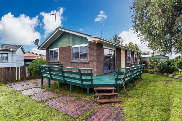Photo of property in 16 Ulay Place, Clover Park, Auckland, 2019