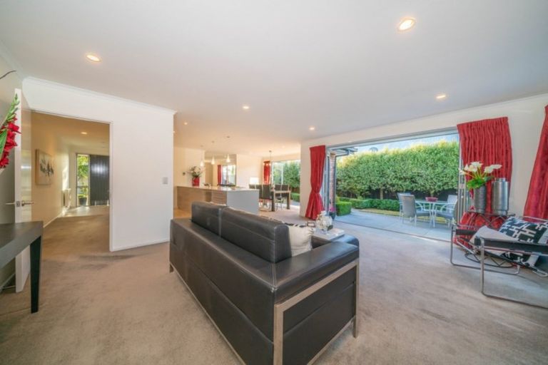 Photo of property in 4 Tatahi Street, Parklands, Christchurch, 8083