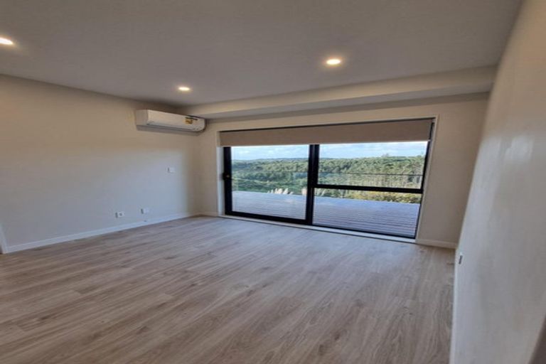 Photo of property in 13 Grand Ridge Avenue, Flat Bush, Auckland, 2019