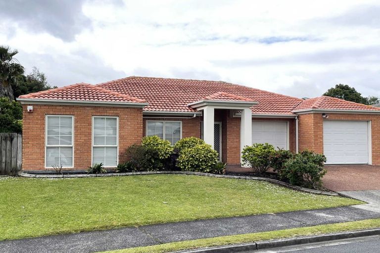 Photo of property in 19 San Bernadino Drive, Henderson, Auckland, 0612