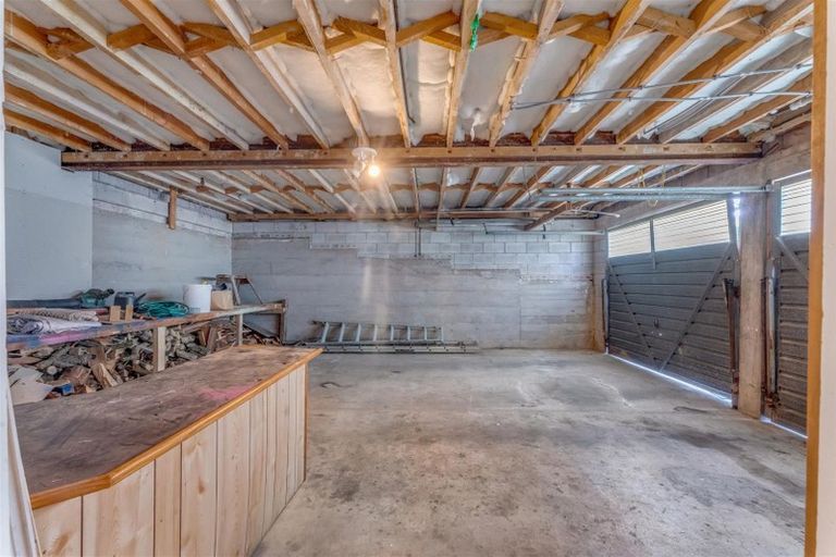 Photo of property in 28 Cheriton Road, Mellons Bay, Auckland, 2014