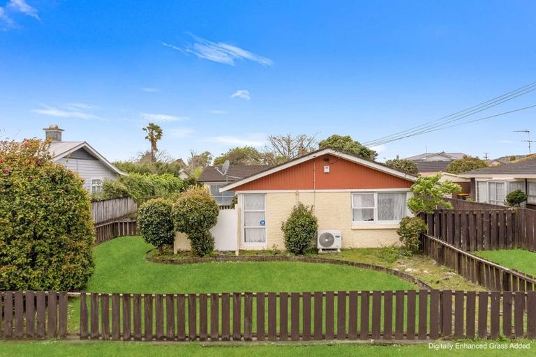 Photo of property in 1/5 Grove Road, Papakura, 2110