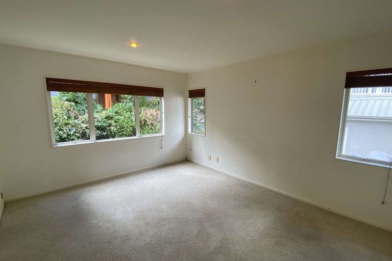Photo of property in 1/96 Balmain Road, Chatswood, Auckland, 0626
