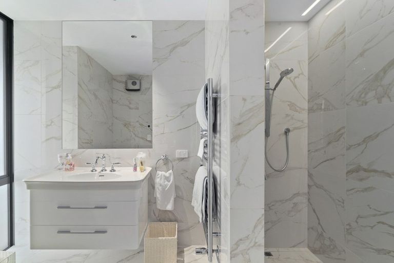 Photo of property in 12 Bay Rise, Wanaka, 9305