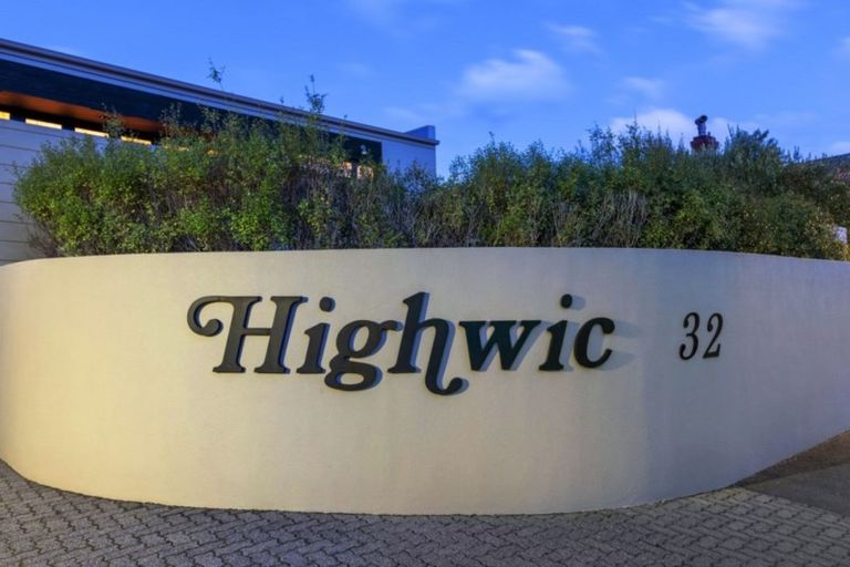 Photo of property in Highwic, 5/32 Hobson Street, Thorndon, Wellington, 6011