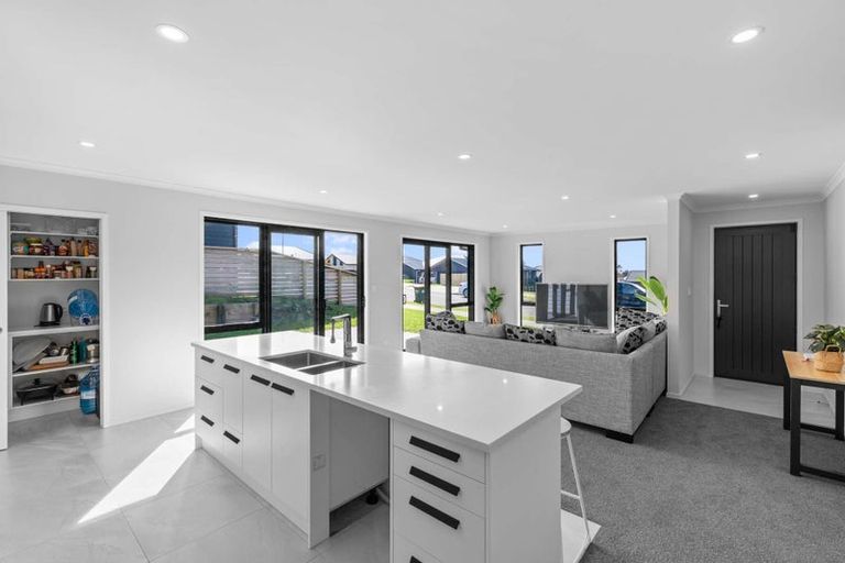 Photo of property in 4 Trevor Mcmiken Drive, Patumahoe, 2679