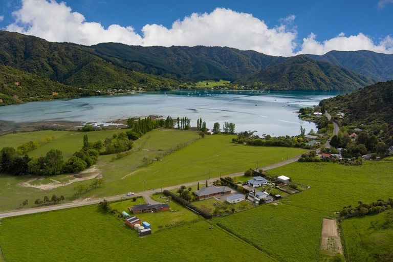 Photo of property in 1674 Queen Charlotte Drive, Linkwater, 7281