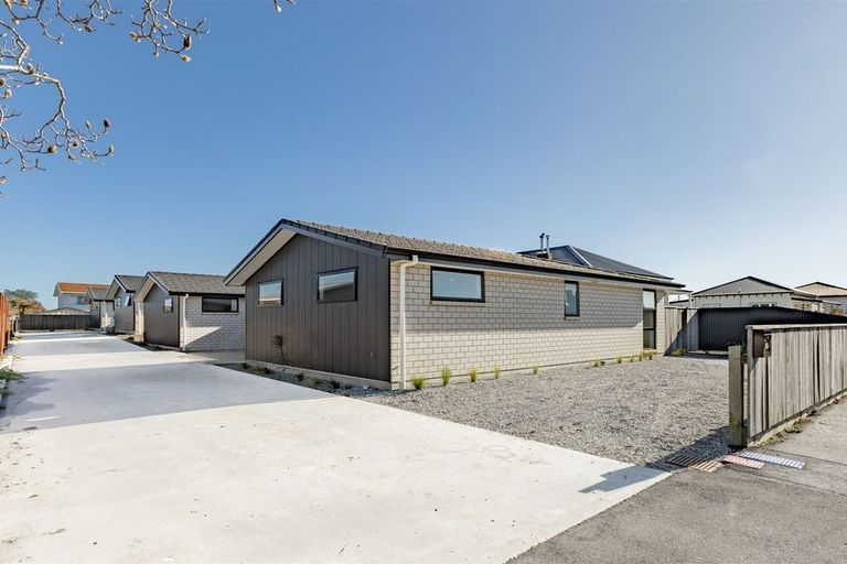 Photo of property in 90 Derby Street, Westport, 7825