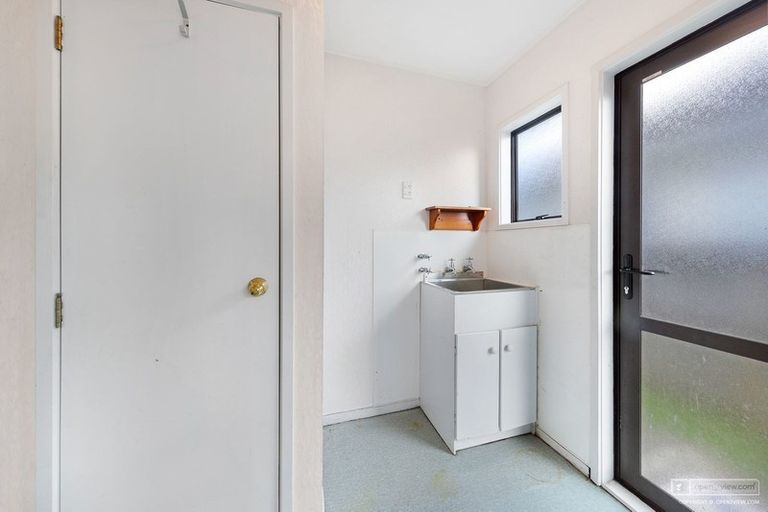 Photo of property in 2/31 Solveig Place, Randwick Park, Auckland, 2105