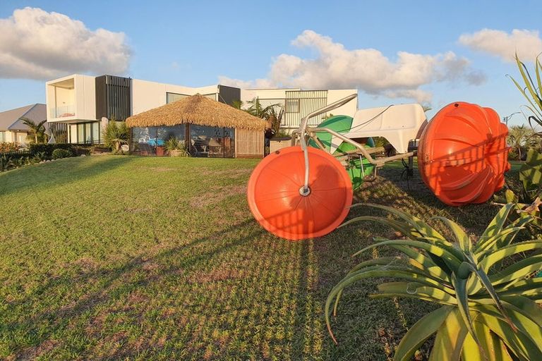 Photo of property in 4 Cordyline Way, One Tree Point, 0118