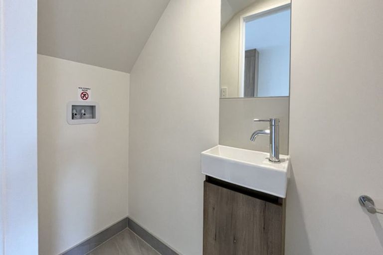 Photo of property in 4 Hoopers Road, Glen Eden, Auckland, 0602