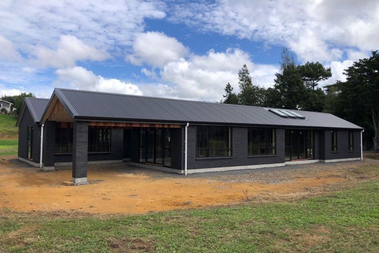 Photo of property in 6 Will Cooper Way, Tuakau, 2121