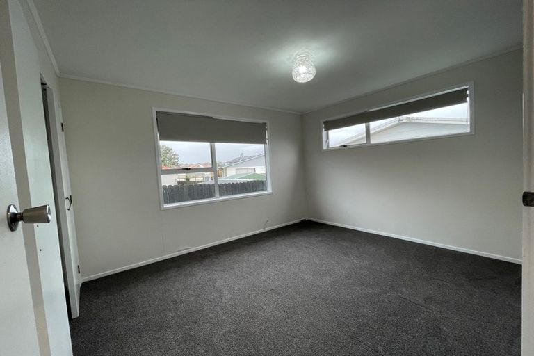 Photo of property in 6b Lisa Rise, Half Moon Bay, Auckland, 2012