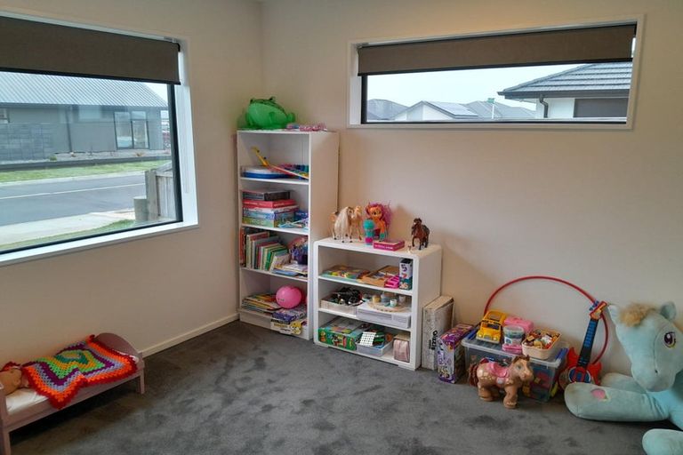 Photo of property in 3 Witte Street, Woodend, 7610