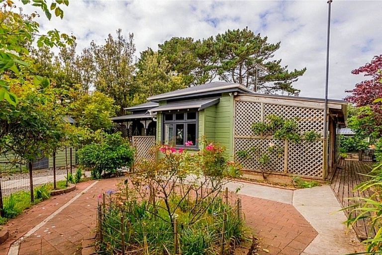 Photo of property in 7 Arthur Street, Waikawa Beach, Levin, 5573