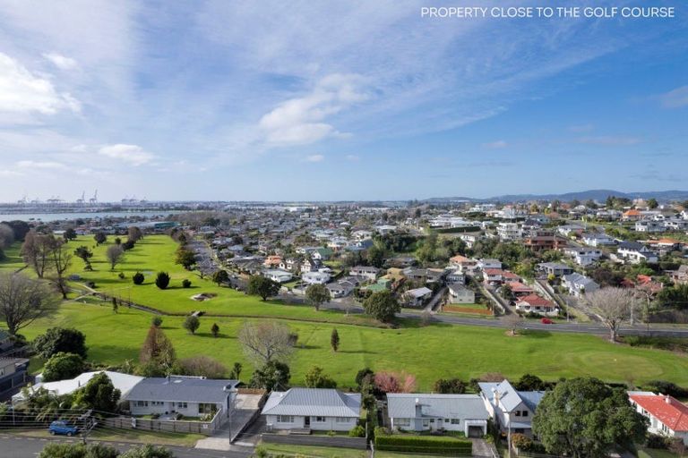 Photo of property in 12a Seaview Road, Otumoetai, Tauranga, 3110