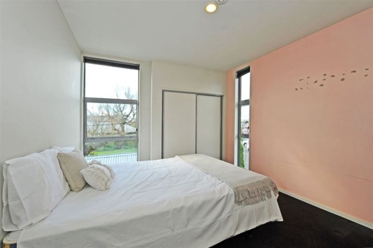 Photo of property in 547 Barbadoes Street, Edgeware, Christchurch, 8013