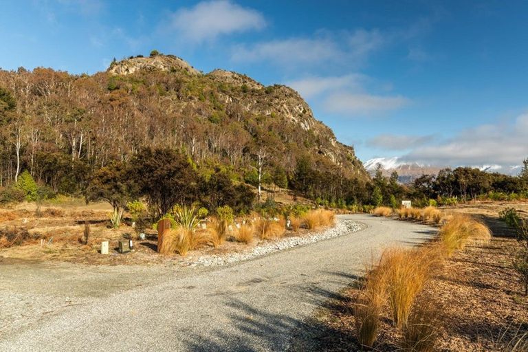 Photo of property in 20 Haast Eagle Road, Mount Creighton, 9371