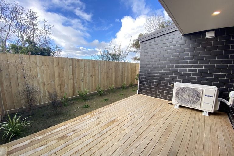Photo of property in 3e Westall Road, New Lynn, Auckland, 0600