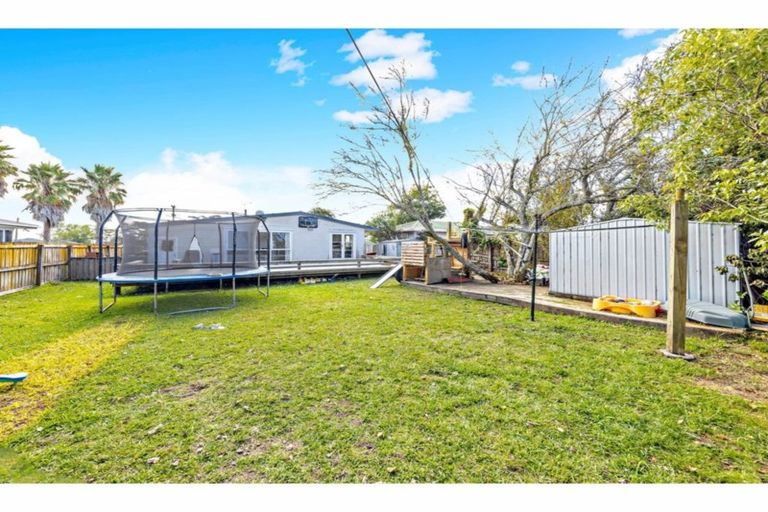 Photo of property in 26 Tiraumea Drive, Pakuranga, Auckland, 2010