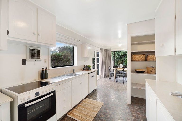 Photo of property in 43 Charlcott Street, Burnside, Christchurch, 8053