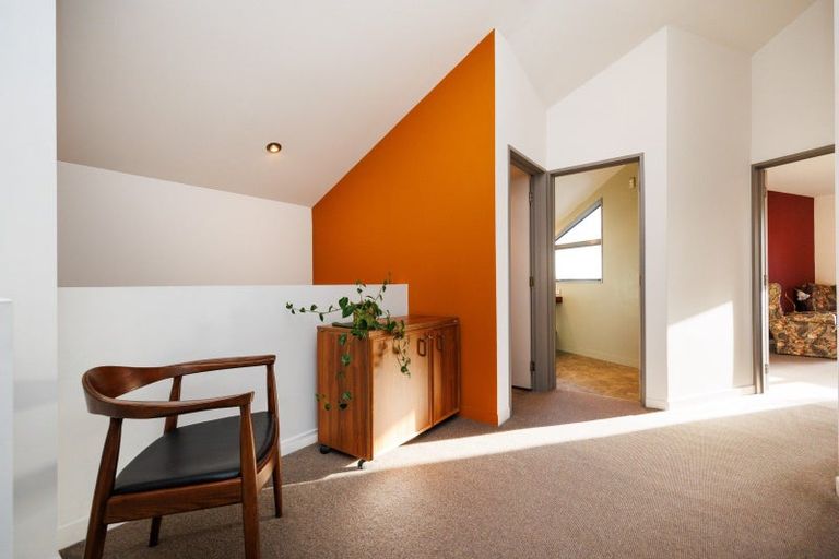 Photo of property in 45 Waicola Drive, Fitzherbert, Palmerston North, 4471