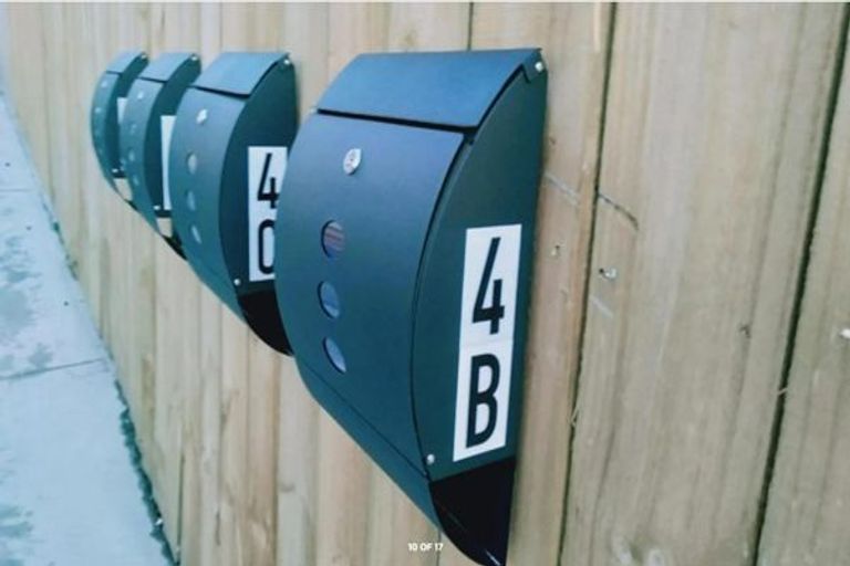 Photo of property in 4b Wattle Road, Sunnyvale, Auckland, 0612