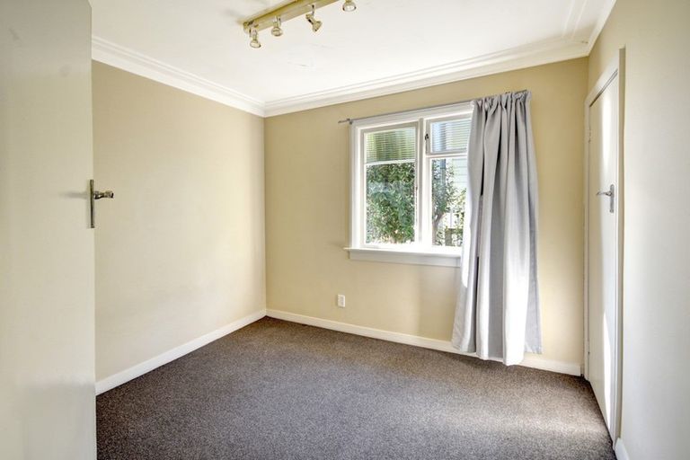 Photo of property in 37 Easther Crescent, Kew, Dunedin, 9012