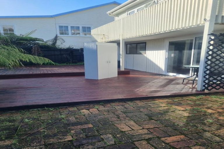 Photo of property in 102 Saddleback Rise, Murrays Bay, Auckland, 0630