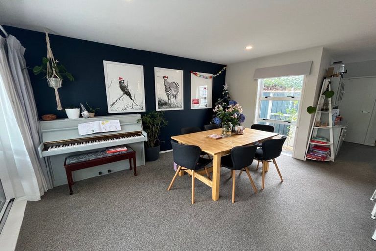 Photo of property in 8 Ruhanui Lane, Pakuranga Heights, Auckland, 2010