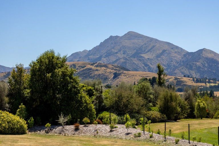 Photo of property in 3 Nokomai Street, Wanaka, 9305