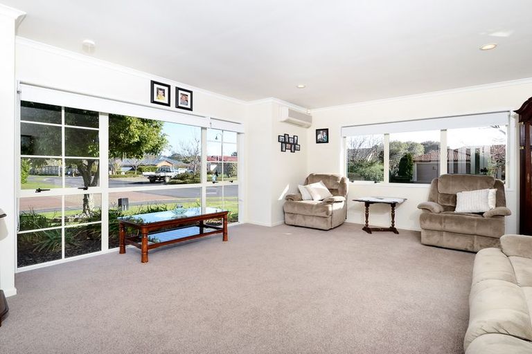 Photo of property in 10 Freestone Place, Henderson, Auckland, 0612