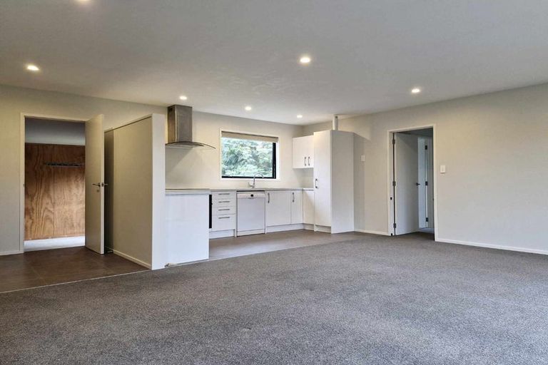 Photo of property in 32b Waiwaka Terrace, Strandon, New Plymouth, 4312