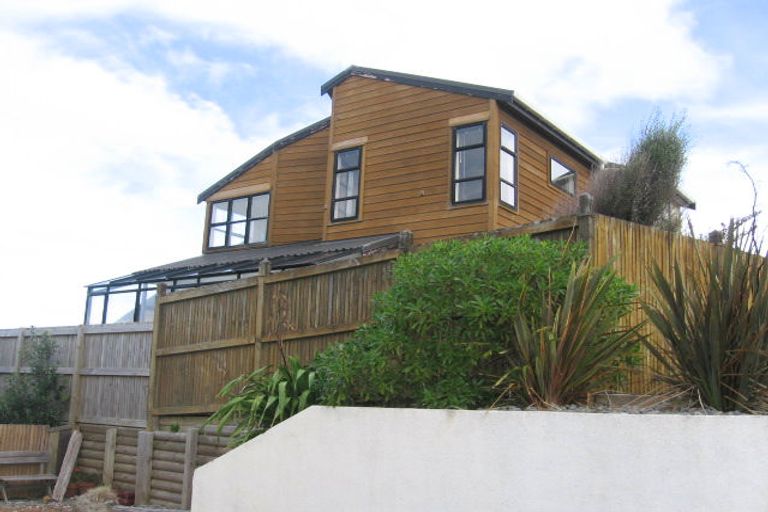 Photo of property in 22 Signallers Grove, Strathmore Park, Wellington, 6022