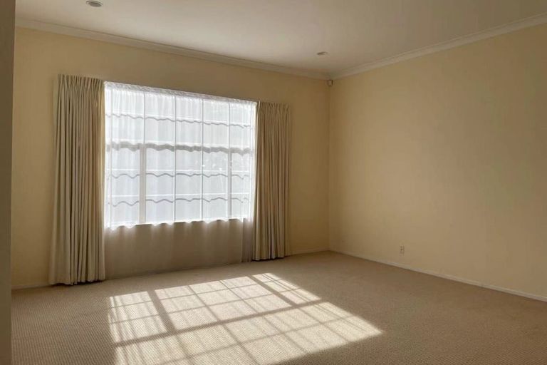 Photo of property in 28 Santa Ana Drive, Dannemora, Auckland, 2016