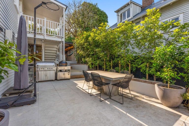 Photo of property in 19 Kerr Street, Devonport, Auckland, 0624