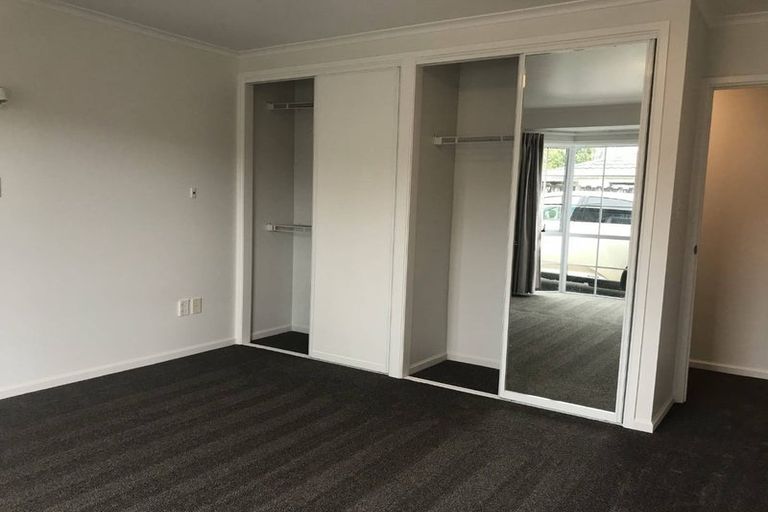 Photo of property in 2/460 East Coast Road, Windsor Park, Auckland, 0630